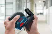GCL 2-15 レーザー レベリング ツールを備えたBosch RM 1 アクセサリ。