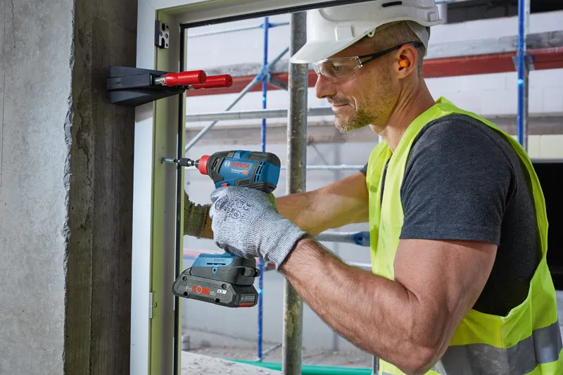 BOSCH 18V インパクトドライバー特別セット Amazon | ボッシュ(BOSCH) 18Vコードレスインパクトドライバー&振動