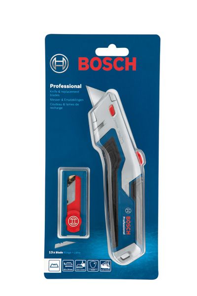 切断作業用のBoschナイフとブレードのセット。.