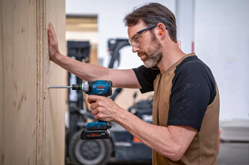 Amazon | 【Amazon.co.jp限定】Bosch Professional(ボッシュ) 18V コードレスインパクトドライバー レンチ兼用  最大トルク200N・m (充電器・5.0Ahバッテリー、ベルトフック、キャリングケース付属)GDX18V-200AJ | インパクトドライバー