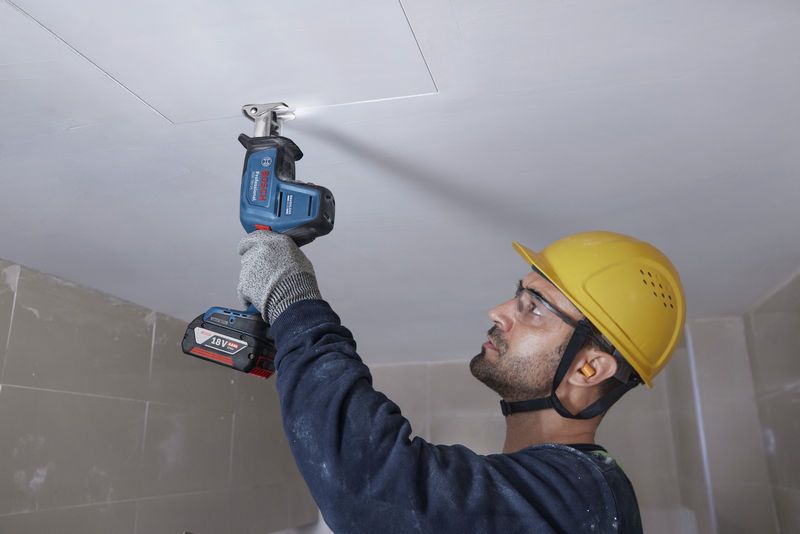 PRO GSA 18V-24 セーバーソー | Bosch Professional