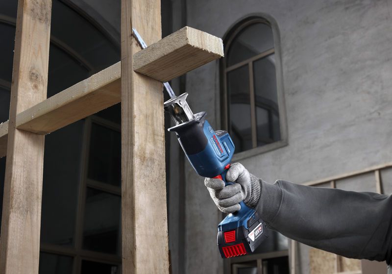 BOSCH セーバーソー　GSA24 コードレス GSA 18V-24 セーバーソー | Bosch Professional