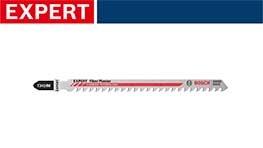 赤い刃のBosch Expertのソー用ブレードが白背景に置かれています。