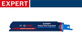 青い Bosch Expert バンドソーの刃が白い背景に置かれています。