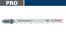 ボッシュのPROハードウッドソーのブレードが白い背景に置かれている。