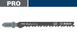 ボッシュプロフェッショナルの木材用の黒いジグソーブレード。