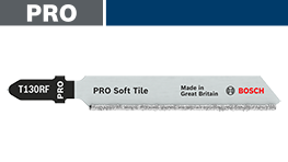 ボッシュのPROソフトタイルブレードが白い背景に置かれています。