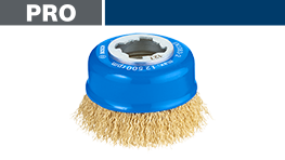 青いBosch Professionalブラシ付きツールが白い背景に置かれています。