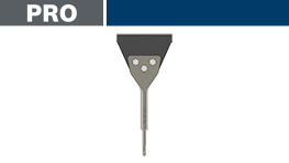 黒いボッシュプロフェッショナルのスクレーパーが白い背景に置かれている。